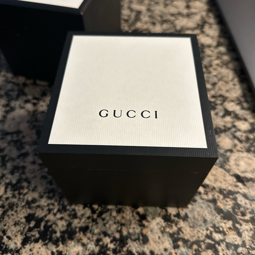 Gucci Timeless Watch - Picture 2 of 5